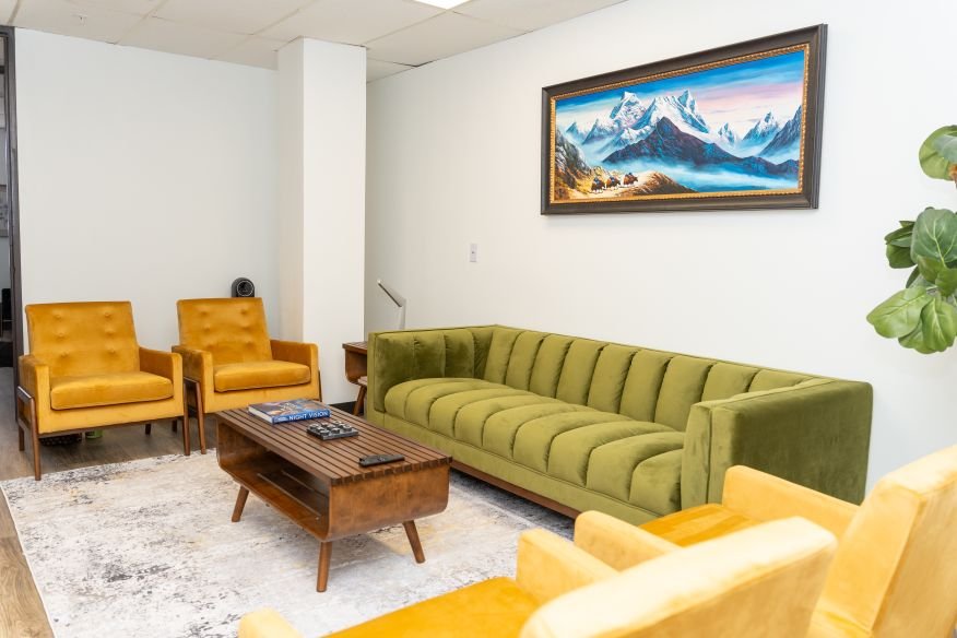 Small-group therapy room used for IOP and PHP at Altura Recovery in Houston
